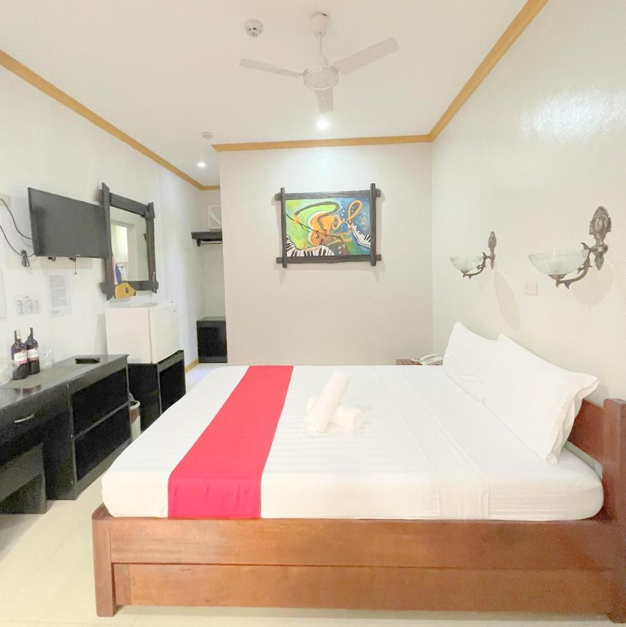 Reddoorz At New Casamila Hotel Palawan プエルト・プリンセサ エクステリア 写真