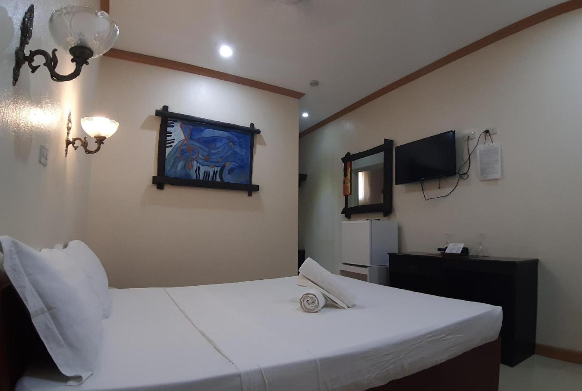 Reddoorz At New Casamila Hotel Palawan プエルト・プリンセサ エクステリア 写真
