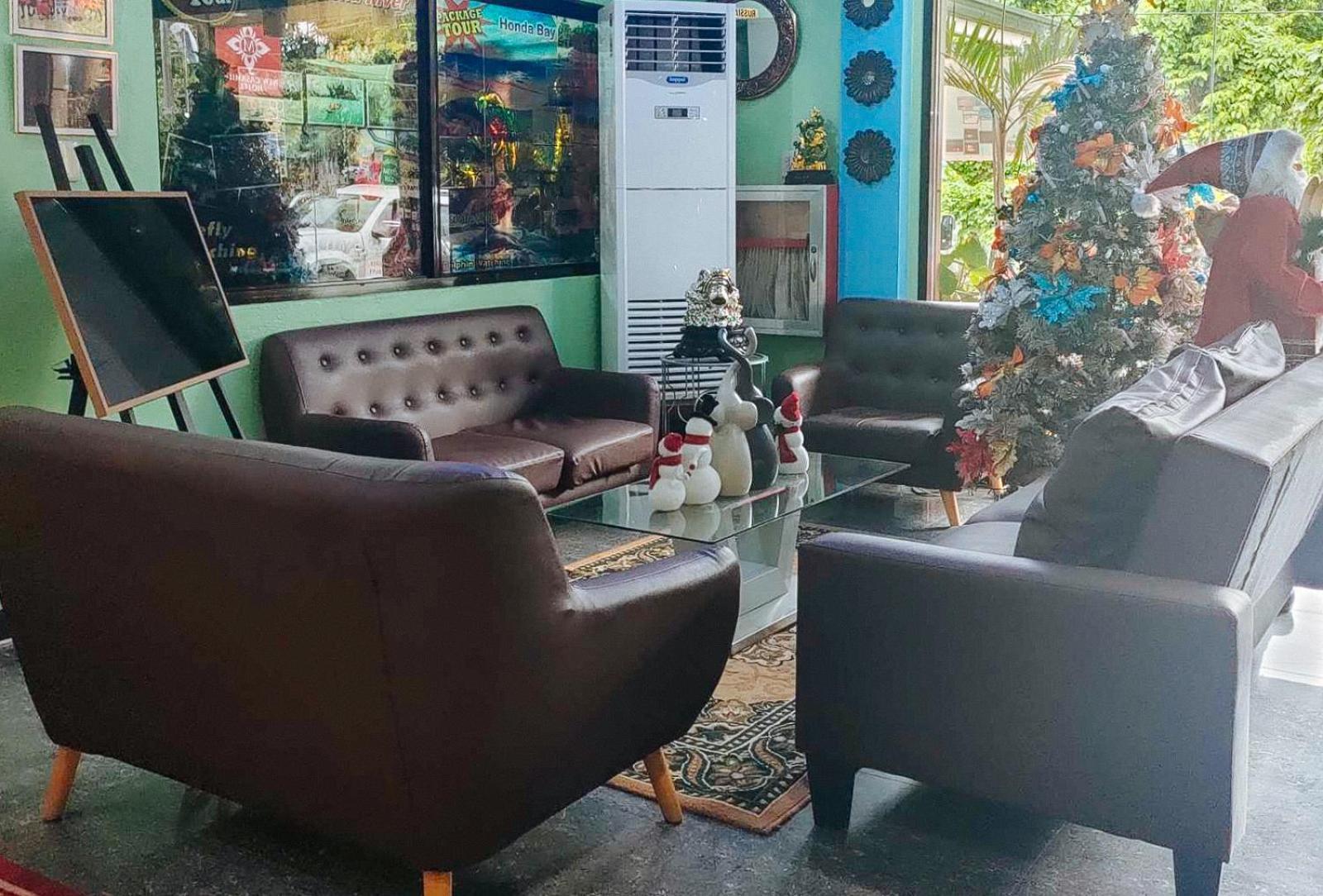 Reddoorz At New Casamila Hotel Palawan プエルト・プリンセサ エクステリア 写真